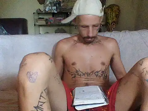 Snapshot of sellvageria chatting on December 17, 7:31 pm sellvageria online show from December 17, 7:31 pm