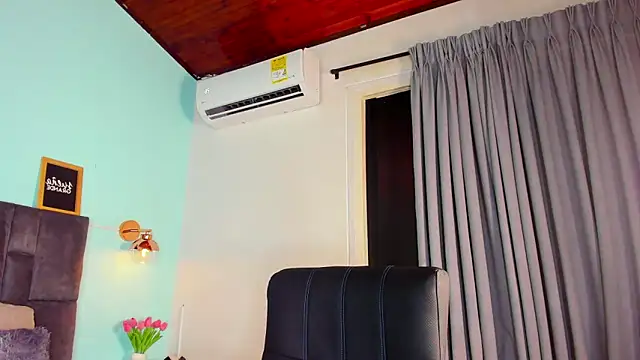 AbbyWathson online show from February 18, 7:30 pm