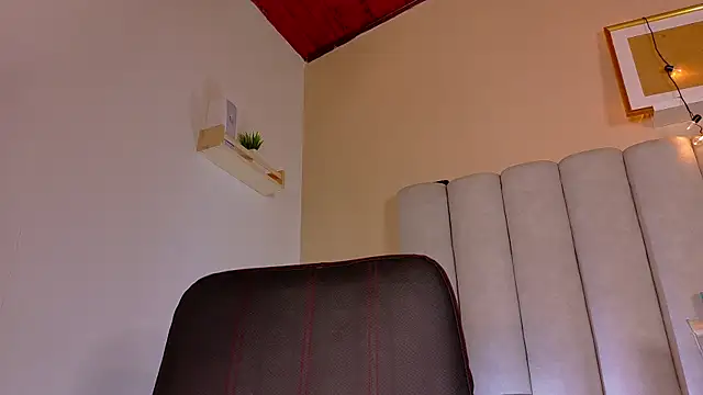 AbbyWathson online show from October 11, 8:07 pm