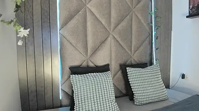 AbbyWathson online show from October 13, 7:58 pm