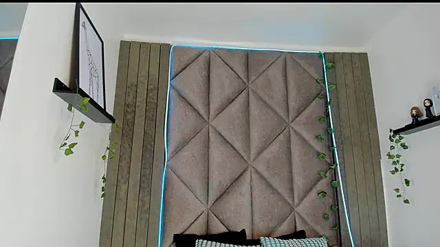 AbbyWathson online show from November 9, 11:52 am