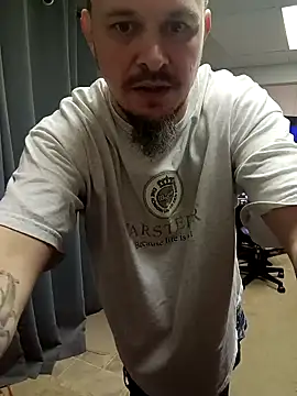 Snapshot of whyteguy410 chatting on December 15, 6:07 am whyteguy410 online show from December 15, 6:07 am