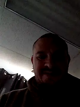 Snapshot of whyteguy410 chatting on December 22, 2:16 pm whyteguy410 online show from December 22, 2:16 pm