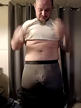 Snapshot of whyteguy410 chatting on December 30, 5:04 am whyteguy410 online show from December 30, 5:04 am