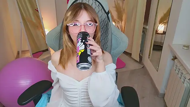 Coconut Mia online show from June 11, 2:53 am