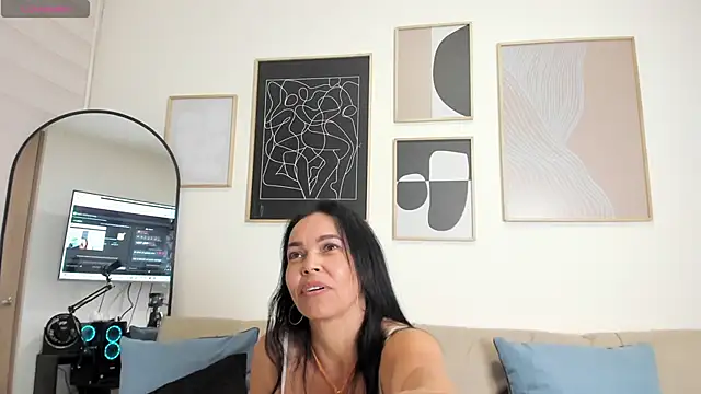 Evawalker  online show from January 18, 4:04 am