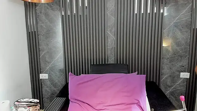 Snapshot of SaraiEvans chatting on March 12, 3:12 am SaraiEvans online show from March 12, 3:12 am