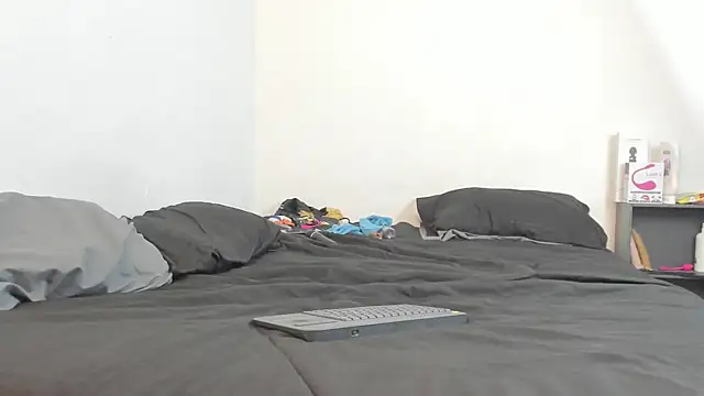 Snapshot of evanandsunny chatting on December 14, 10:39 pm evanandsunny online show from December 14, 10:39 pm