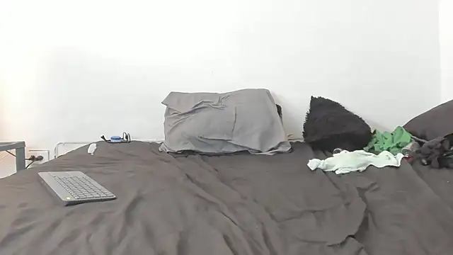 Snapshot of evanandsunny chatting on January 20, 6:10 pm evanandsunny online show from January 20, 6:10 pm