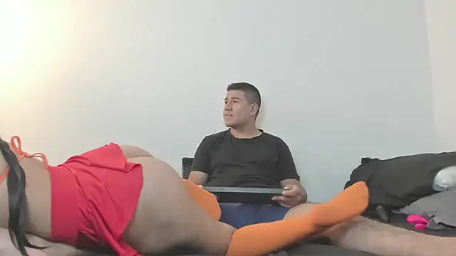 Snapshot of evanandsunny chatting on February 28, 7:56 pm evanandsunny online show from February 28, 7:56 pm