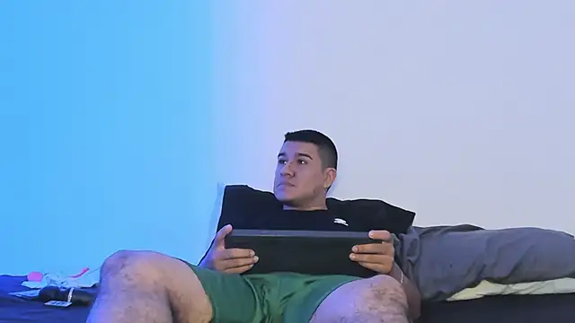 Snapshot of evanandsunny chatting on October 23, 11:35 pm evanandsunny online show from October 23, 11:35 pm