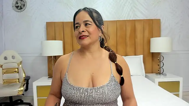 Daphne81  online show from February 6, 3:06 am