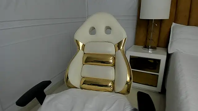 Daphne81  online show from February 19, 5:27 am