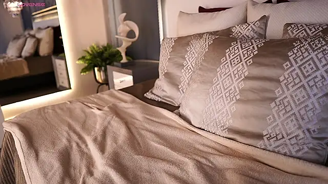 AylinMillerxs online show from January 15, 8:01 pm