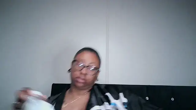 Snapshot of Nyxie_Chaos chatting on October 2, 2:24 pm Nyxie Chaos online show from October 2, 2:24 pm