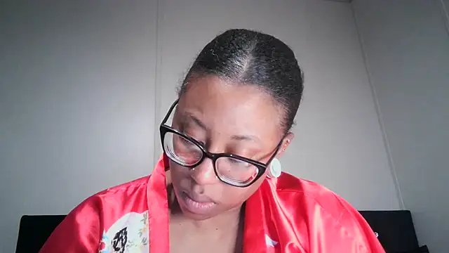 Snapshot of Nyxie_Chaos chatting on November 29, 8:17 am Nyxie Chaos online show from November 29, 8:17 am