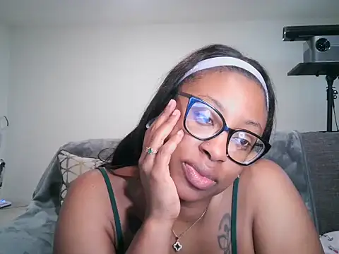 Snapshot of Nyxie_Chaos chatting on June 12, 1:10 pm Nyxie Chaos online show from June 12, 1:10 pm