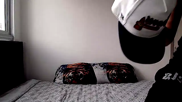 Snapshot of pipeynick chatting on February 23, 8:28 pm pipeynick online show from February 23, 8:28 pm