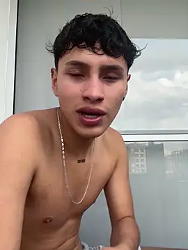 Snapshot of pipeynick chatting on March 1, 8:55 pm pipeynick online show from March 1, 8:55 pm