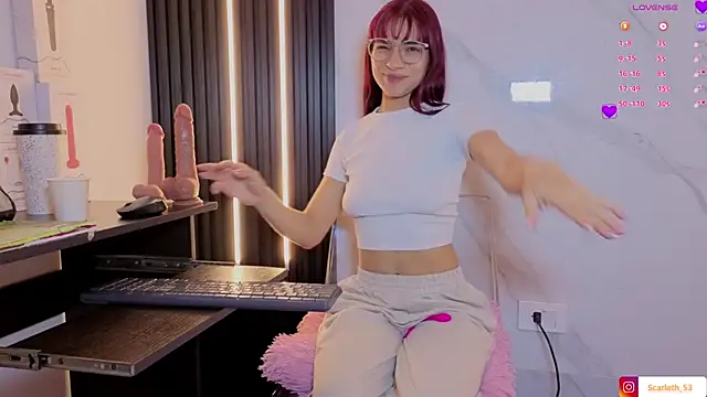 Scarlet Red  online show from November 25, 12:05 pm