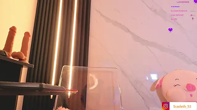 Scarlet Red  online show from December 19, 12:12 pm