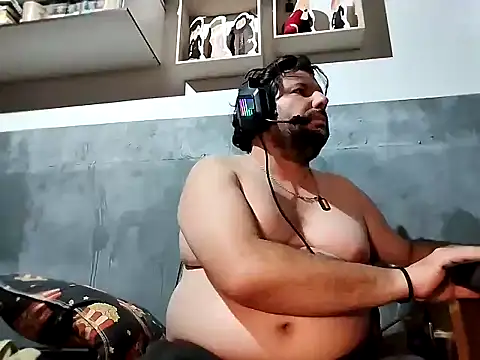 Snapshot of bumbumtatuado chatting on November 11, 2:11 am bumbumtatuado online show from November 11, 2:11 am