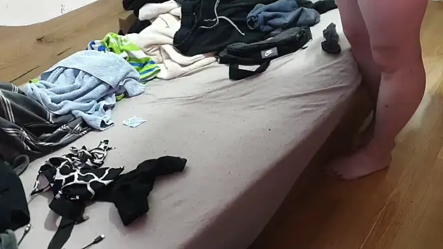 eblata04 online show from October 19, 6:19 pm