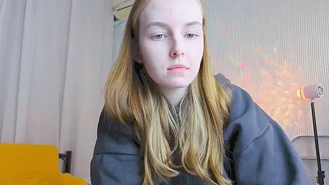 Snapshot of Wild__flowers chatting on April 20, 4:43 pm Wild flowers online show from April 20, 4:43 pm