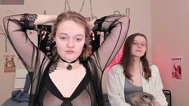 Snapshot of BebKonie chatting on December 7, 3:52 pm BebKonie online show from December 7, 3:52 pm