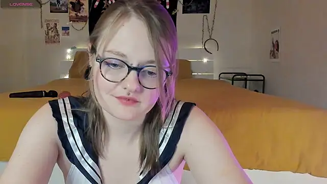 Snapshot of BebKonie chatting on December 22, 7:52 pm BebKonie online show from December 22, 7:52 pm