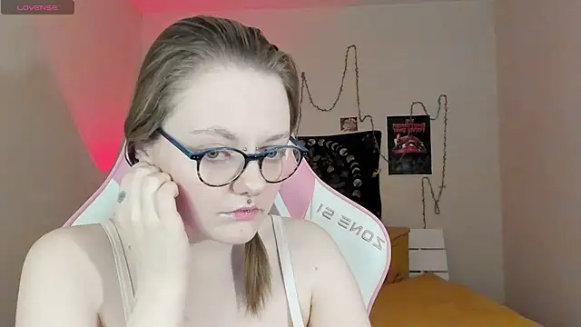 Snapshot of BebKonie chatting on January 7, 3:54 pm BebKonie online show from January 7, 3:54 pm