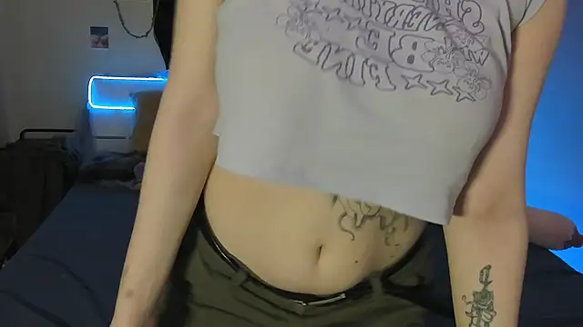 Snapshot of BebKonie chatting on February 14, 1:02 am BebKonie online show from February 14, 1:02 am