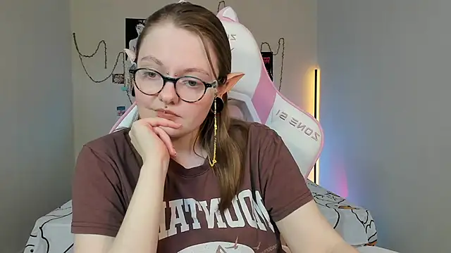 Snapshot of BebKonie chatting on March 7, 6:13 am BebKonie online show from March 7, 6:13 am