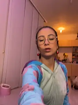 juanasnz99 online show from December 25, 5:05 am