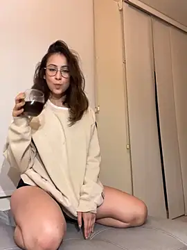 juanasnz99 online show from January 3, 4:44 am