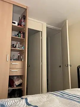 Snapshot of juanasnz99 chatting on February 12, 2:06 am juanasnz99 online show from February 12, 2:06 am