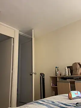 Snapshot of juanasnz99 chatting on February 13, 2:40 am juanasnz99 online show from February 13, 2:40 am