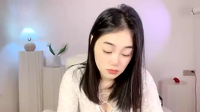 Snapshot of cloud8822 chatting on December 22, 2:06 pm cloud8822 online show from December 22, 2:06 pm