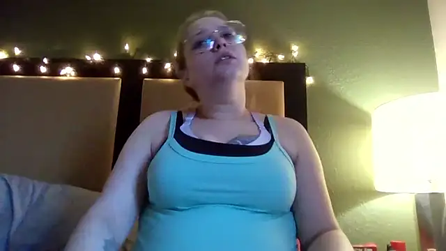 Lalalynn online show from March 16, 1:37 pm