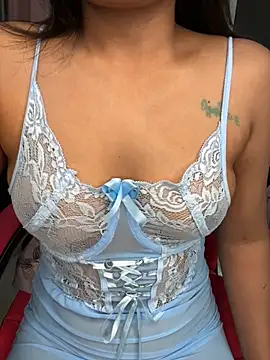 LeisyXO online show from November 5, 7:14 pm