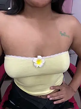 LeisyXO online show from February 9, 11:09 pm