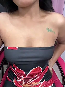 LeisyXO online show from February 10, 7:07 pm