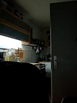 Snapshot of PAULMAXLEO chatting on February 22, 12:45 am PAULMAXLEO online show from February 22, 12:45 am