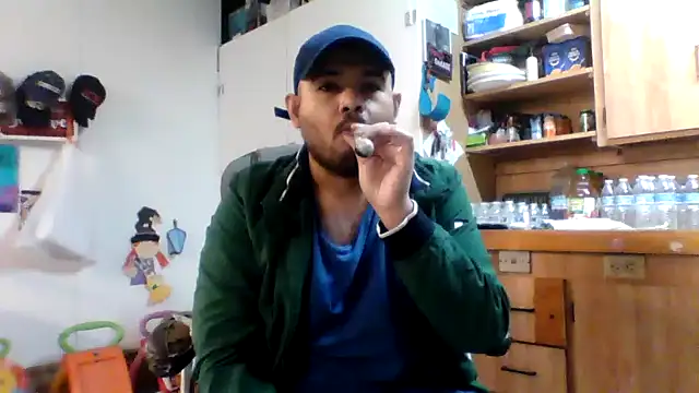 Snapshot of JooveyRose chatting on March 5, 7:16 am JooveyRose online show from March 5, 7:16 am