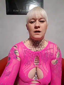 poussichienne online show from November 7, 4:51 pm