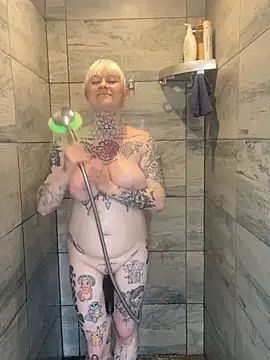 poussichienne online show from January 17, 1:27 pm