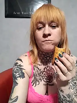 Snapshot of poussichienne chatting on April 4, 4:15 pm poussichienne online show from April 4, 4:15 pm