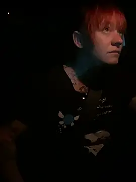 poussichienne online show from July 7, 2:03 am