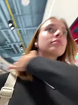 Snapshot of enjoy_my_beauty chatting on January 18, 5:10 am enjoy my beauty online show from January 18, 5:10 am