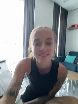 Snapshot of enjoy_my_beauty chatting on February 27, 8:28 am enjoy my beauty online show from February 27, 8:28 am